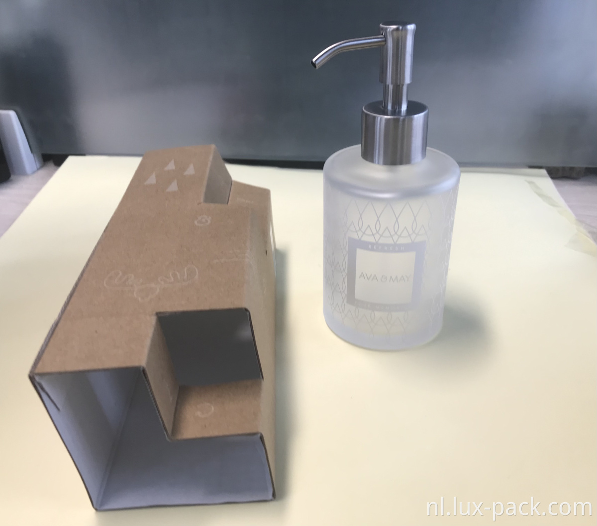 Groothandel Luxe Glass Frosted Refilleerbare 250 ml Lotion Lotion vloeistof Soap Metalen Dispenser Pompglasfles
